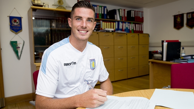 Ciaran Clark pens new deal