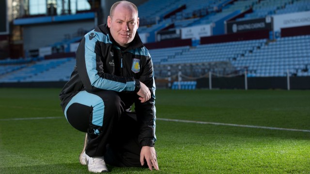 Calderwood wins Football Groundsman of the Year award