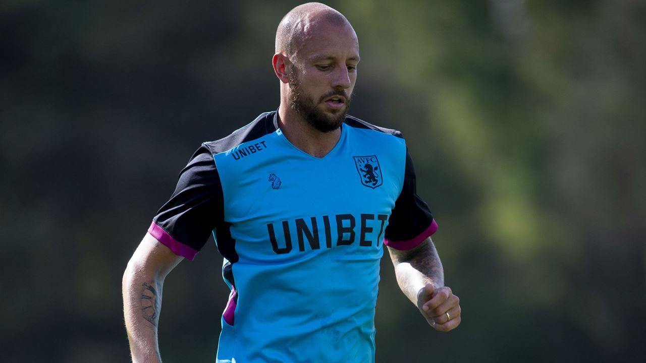 Villa in Portugal: Alan Hutton - There’s a feel-good factor in camp