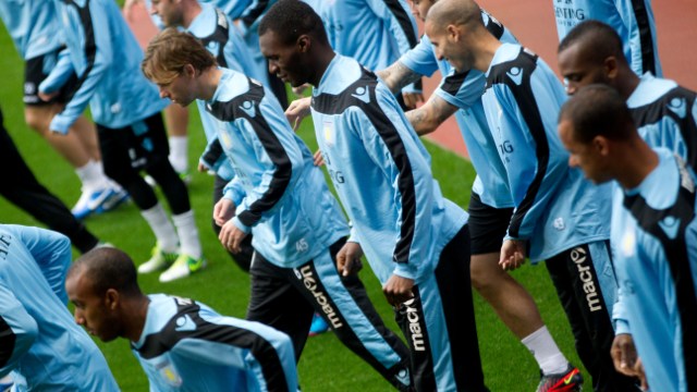 Open Training text/pix: Holman and Benteke the marathon men