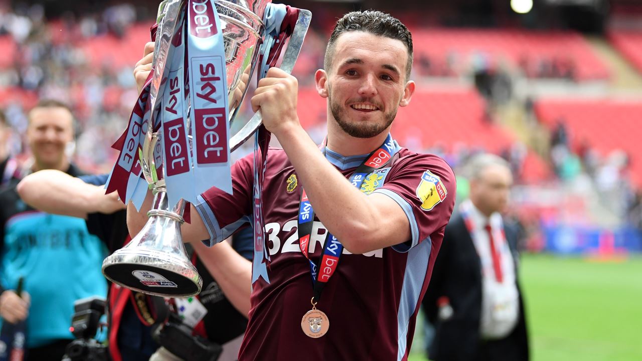 Have your photo taken with the Play-Off Final trophy this week