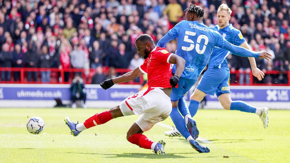 KD2.jpg Keinan Davis, Nottingham Forest.