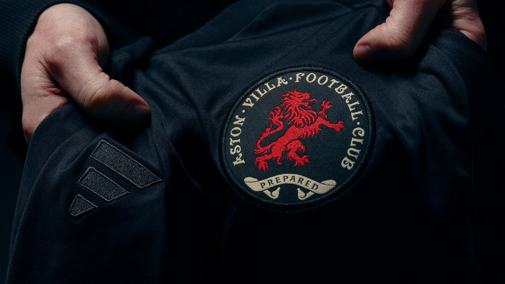 20241121_TC_ADIDAS_AVFC 150_SHOT_17_STILL LIFE_1692_R1.jpg Anniversary kit.
