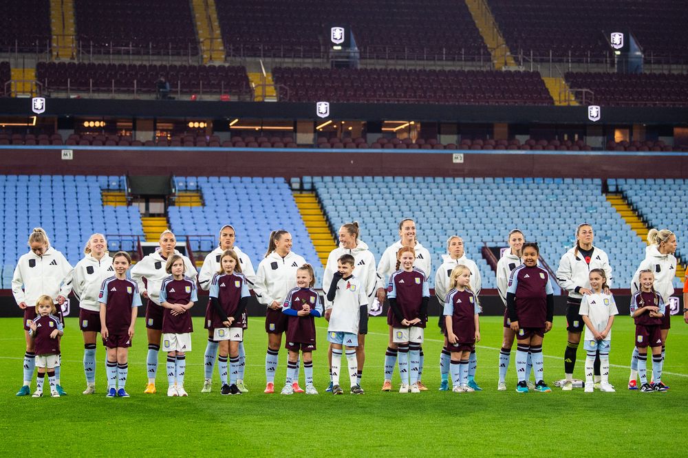 Team vs Liverpool.jpg Team vs Liverpool.jpg