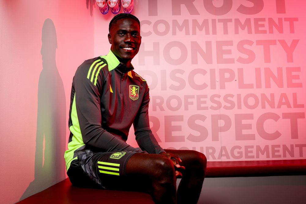 NW3B6622.jpg Amadou Onana is a Villan after completing a switch from Everton.