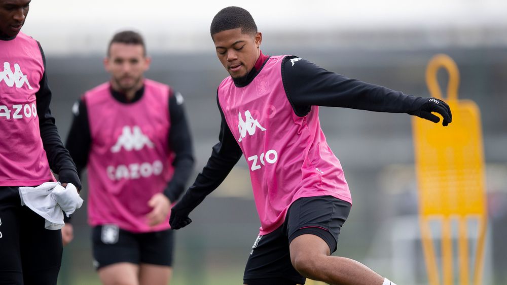 TrainpreLeeds12.jpg Squad train ahead of Leeds United game.