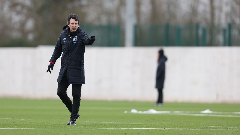 33.jpg Aston Villa train at Bodymoor Heath.