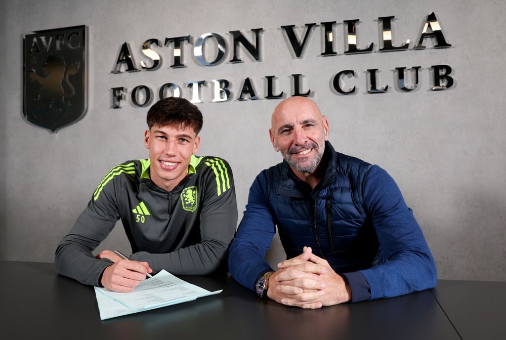 Sil Swinkels signs new contract