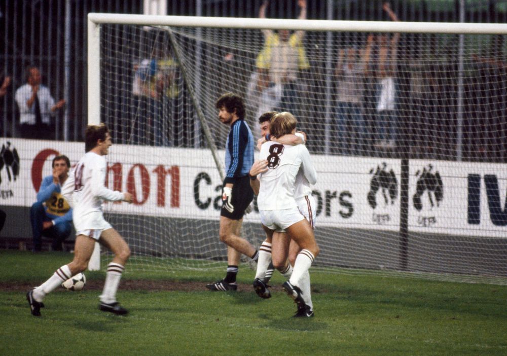 1982r.jpg Aston Villa beat Bayern Munich 1-0 to win the 1982 European Cup final.