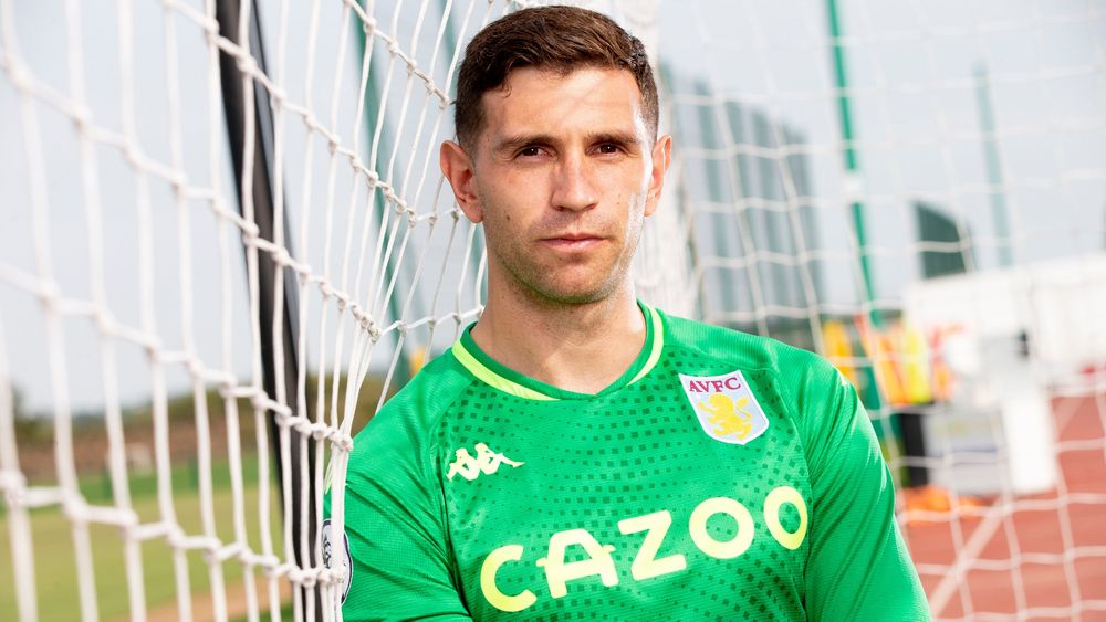 Emiliano Martinez signs for Aston Villa