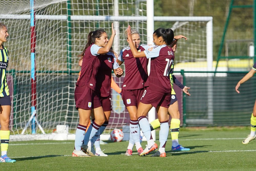 Paula Tomas Goal.jpg Paula Tomas Goal.jpg