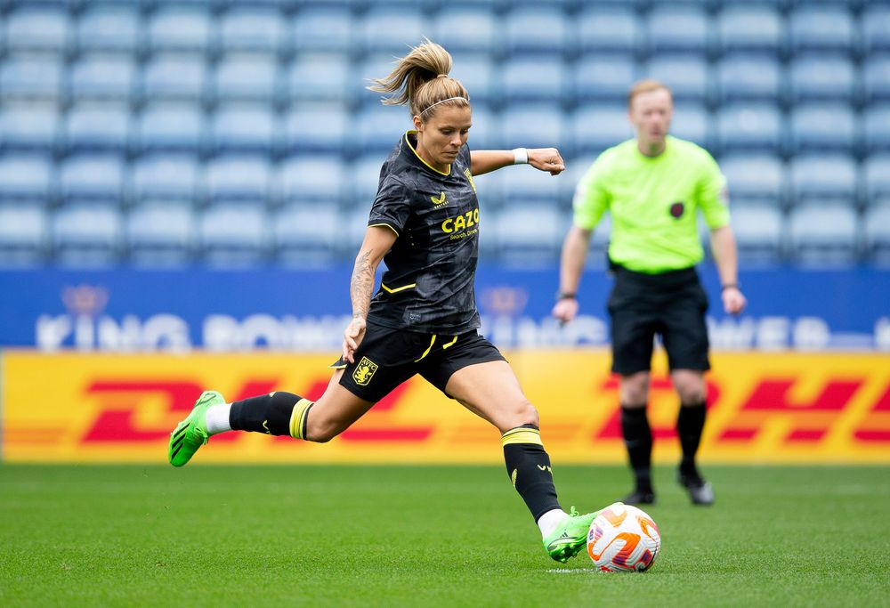Rachel Daly vs Leicester 2022-23.jpg