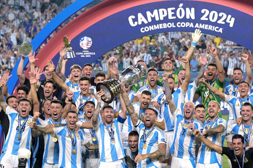 إيمي مارتينيز يفوز ببطولة كوبا أمريكا 2024 مع الأرجنتين