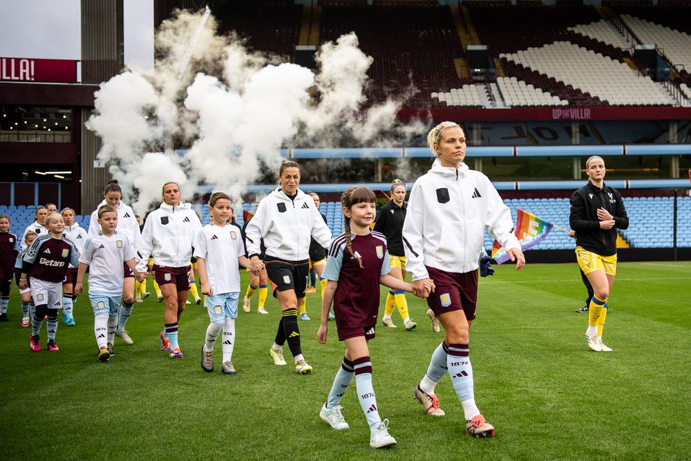 Walk out vs Palace H.jpg Walk out vs Palace H.jpg