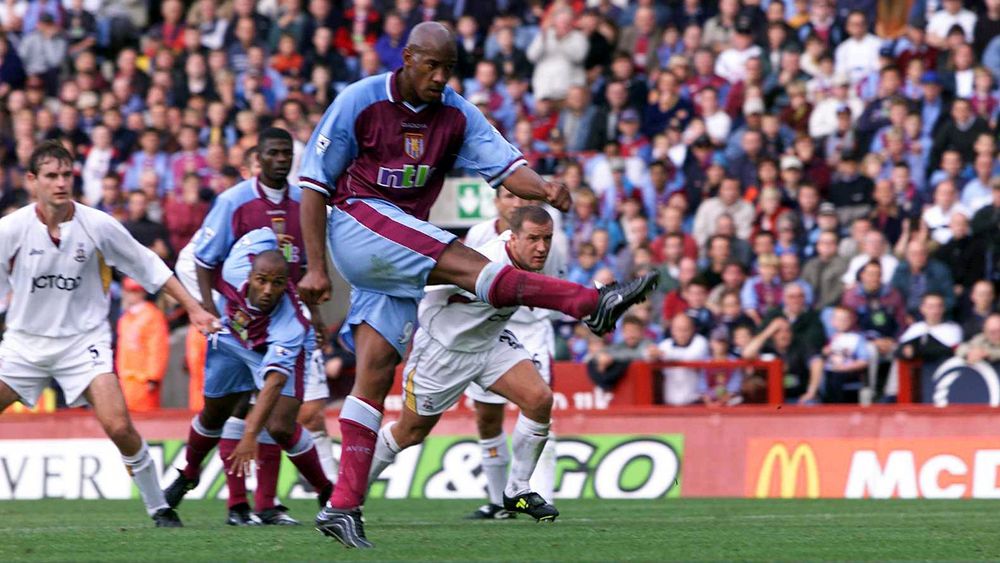 JJ8.jpg Julian Joachim and Dion Dublin.