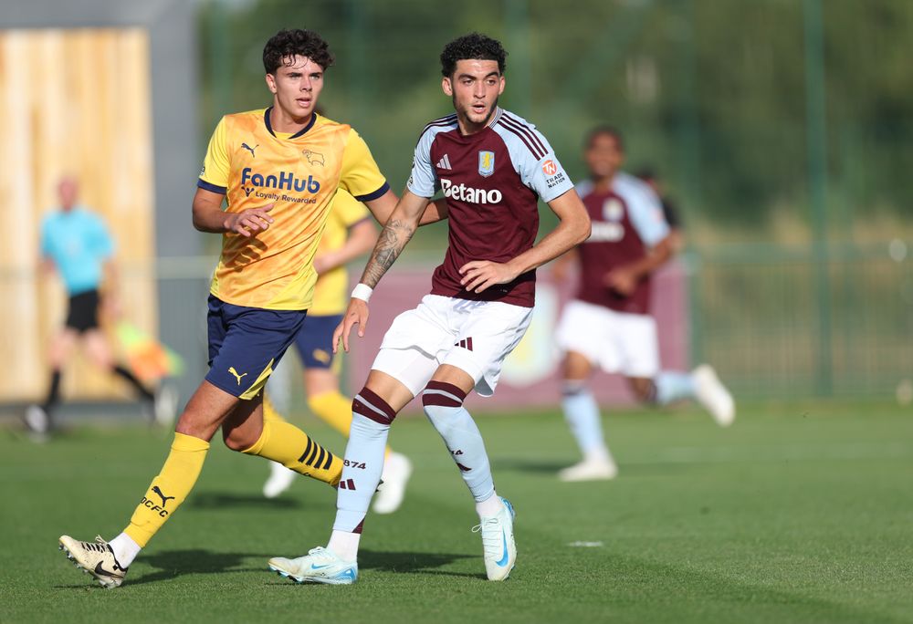 NW3B2513_3.JPG Aston Villa under-21s, Kobei Moore.