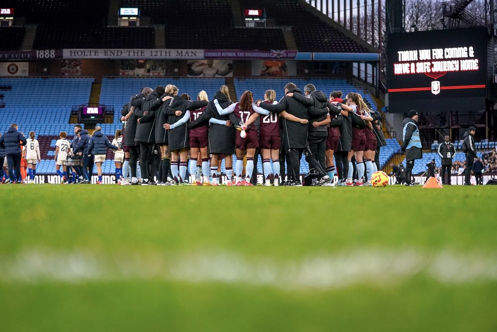 Team Huddle vs Chelsea H.jpg Team Huddle vs Chelsea H.jpg