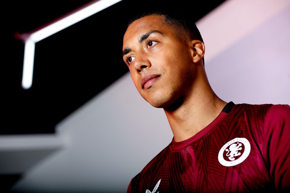 YT15.jpg Youri Tielemans is officially an Aston Villa player.
