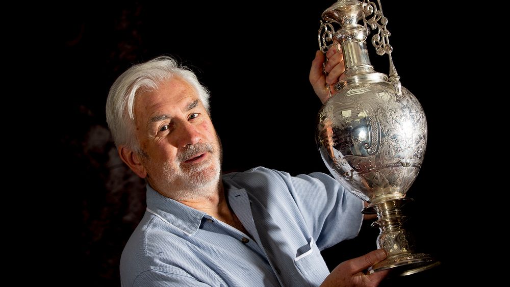 DM5.jpg Dennis Mortimer with the First Division trophy.