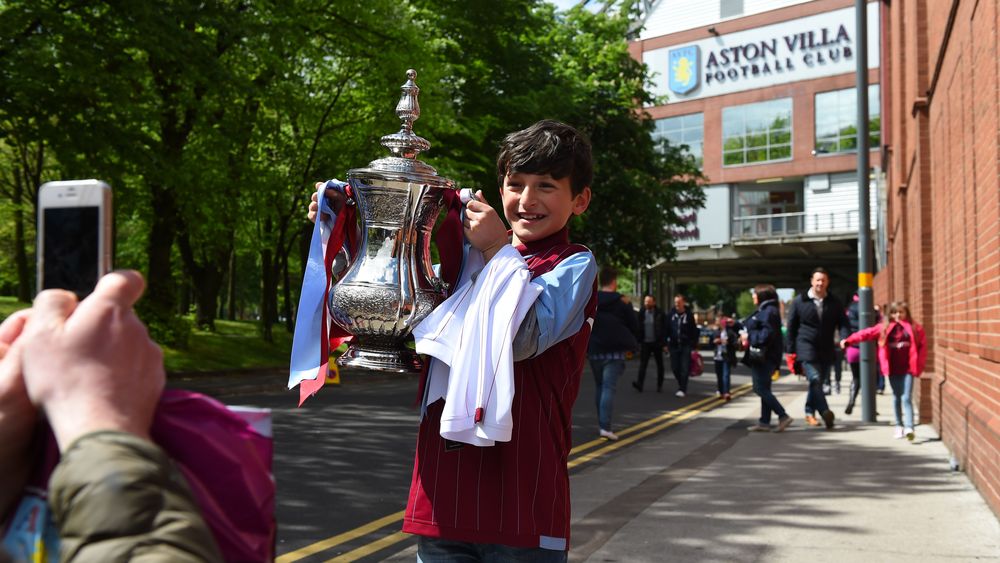 Emirates FA Cup (2).jpg Emirates FA Cup