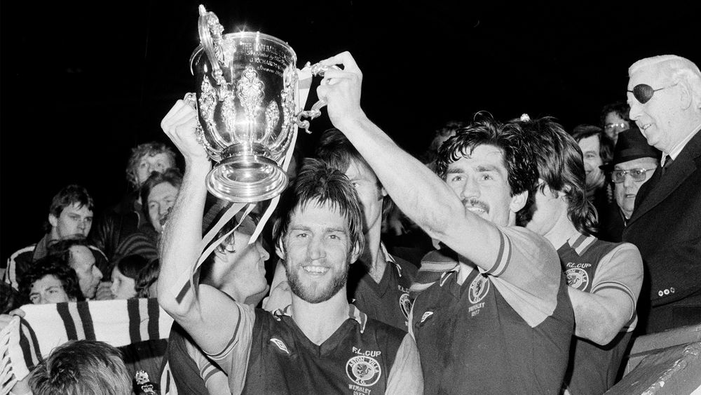 DM12.jpg Dennis Mortimer and Chris Nicholl lift the League Cup.