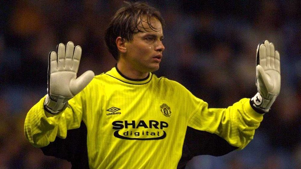 LC5.jpg Aston Villa v Manchester United, 1999.