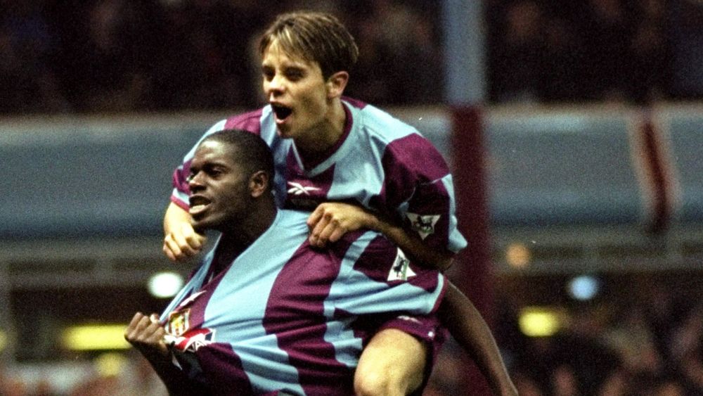 LC.jpg Aston Villa v Manchester United, 1999.