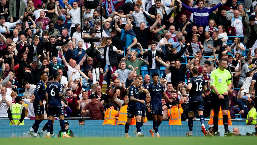MR9.jpg Fans celebrate the opening goal.