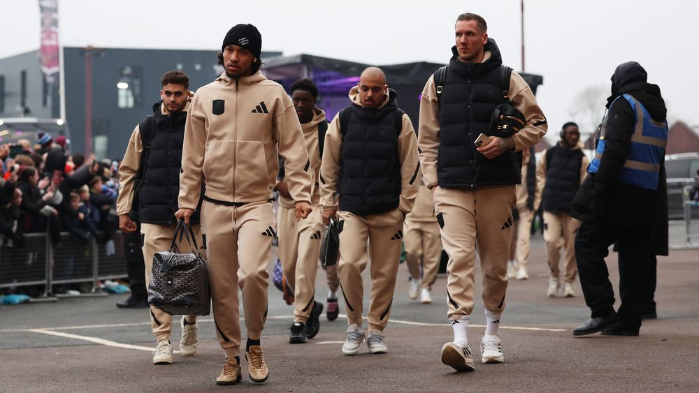 Aston Villa Arrivals.jpg Aston Villa
