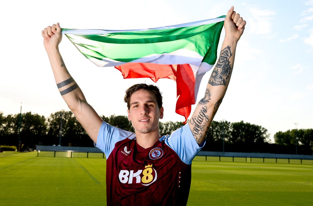 0S2A6715.jpg Nicolò Zaniolo at Bodymoor Heath after completing a move to Aston Villa.