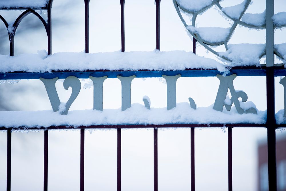 Snowy gates.jpg Snowy gates.jpg