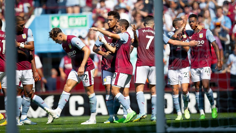 E12.jpg Aston Villa face Everton in the Premier League.