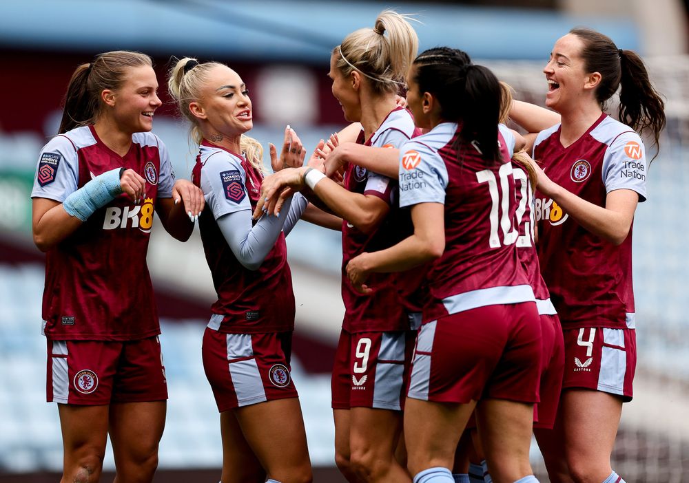 West Ham H 23/24.jpg West Ham H 23/24.jpg