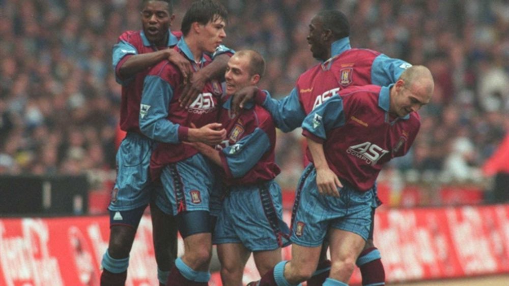 Mark Draper Cup Final.jpg Mark Draper