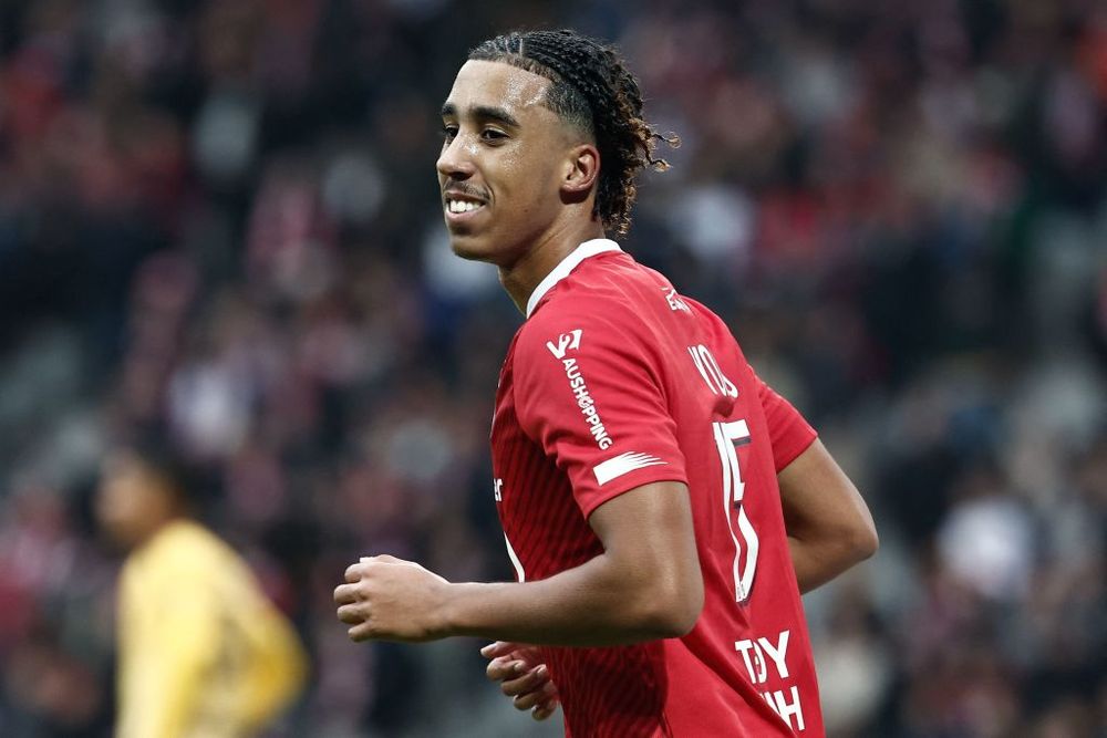 GettyImages-1778647973.jpg Leny Yoro, Lille.